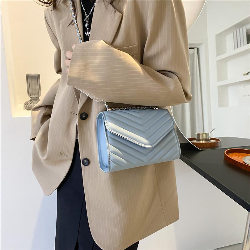 Сумка женская 2025 новая простой дизайн трендовая интернет-знаменитость модная цепочка на плечо сумка-мессенджер ins повседневная маленькая квадратная сумка