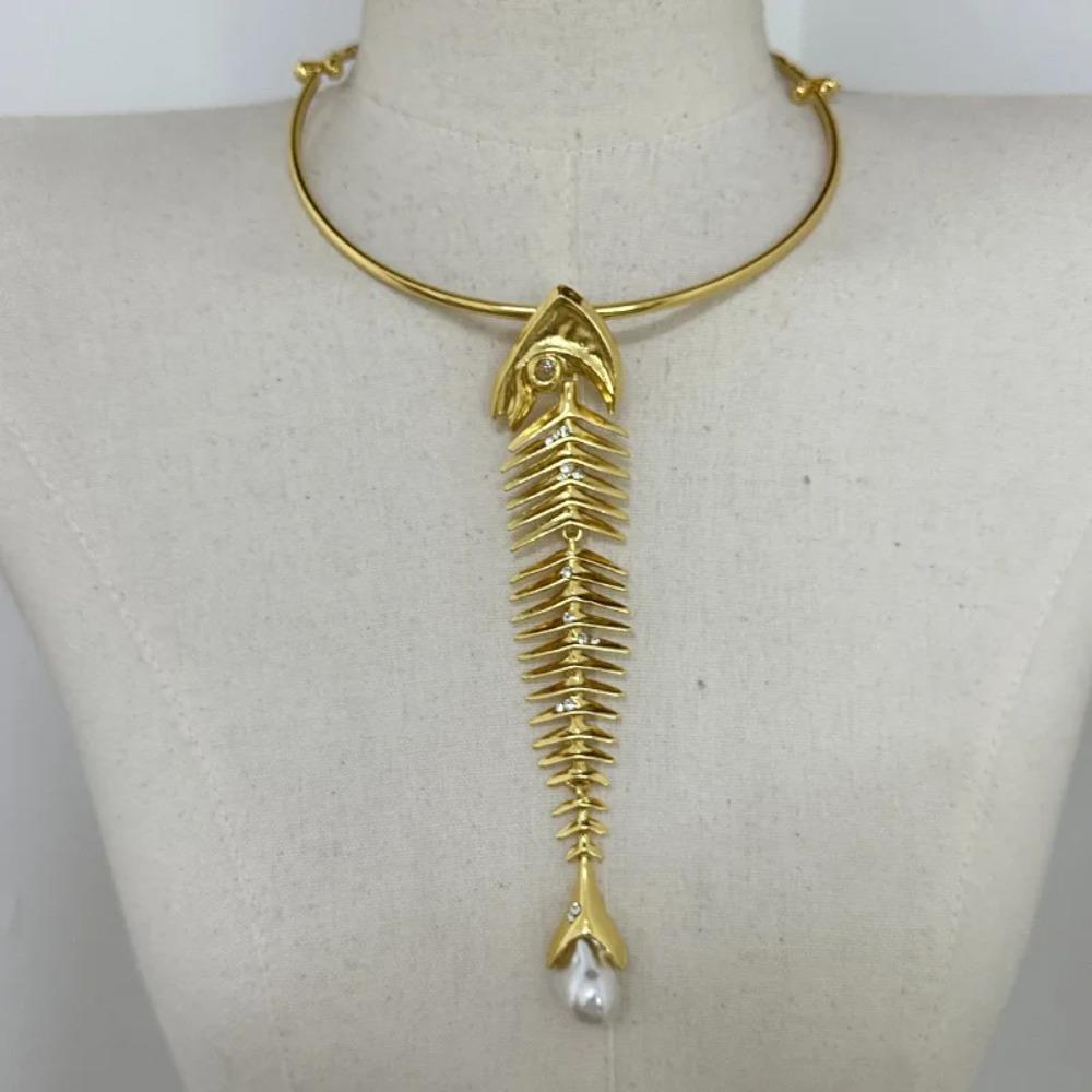 Rhinestone Big Fish Bone Pendant Choker Necklace Novelty Design Fish Bone Neck Chain For Women