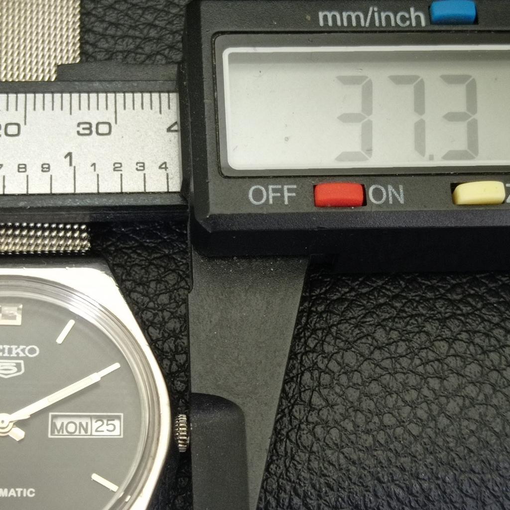 AUTOMATIC 6309A VINTAGE SEIKO 5 JAPAN MENS BLACK COLOR DIAL WATCH A701503-5 R206b-a701503