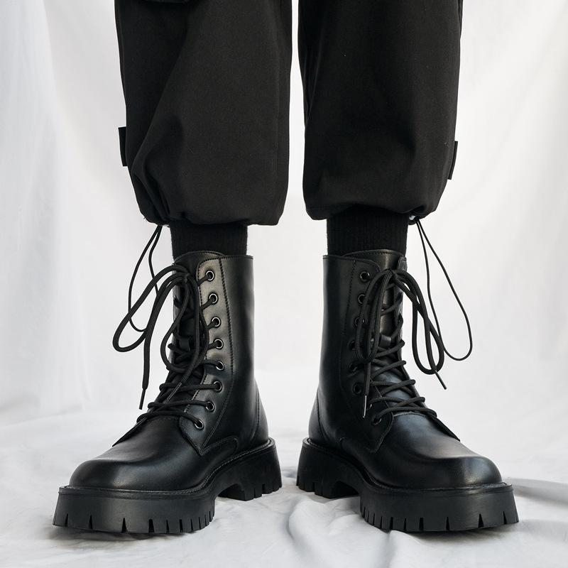 Мужские черные высокие ботинки Martin из мягкой кожи: Британский стиль, толстая подошва, увеличивающие рост, корейский тренд, осенняя байкерская и рабочая одежда.