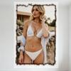 Сексуальная блондинка волнистые волосы белое бикини скалистая местность бежевое здание синяя полосатая шаль металлическая жестяная вывеска винтажный постер для бара П