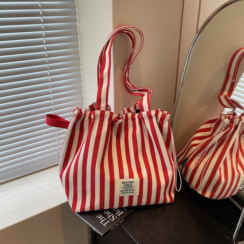 Вместительная полосатая сумка-тоут женская 2025 модная для поездок на работу двусторонняя парусиновая сумка корейская простая на плечо через плечо