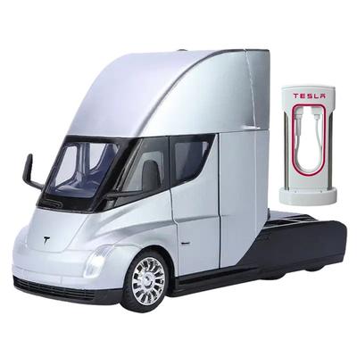 Электрический грузовик Tesla Semi 1:Металлическая модель машинки с инерционным механизмом, масштаб 1:24 - Серебристая
