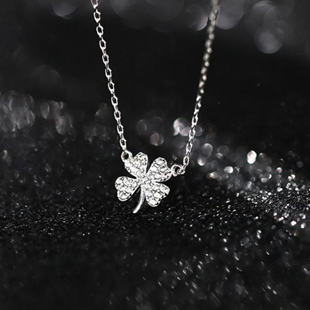 Women's Summer Clover Pendant Silver Necklace