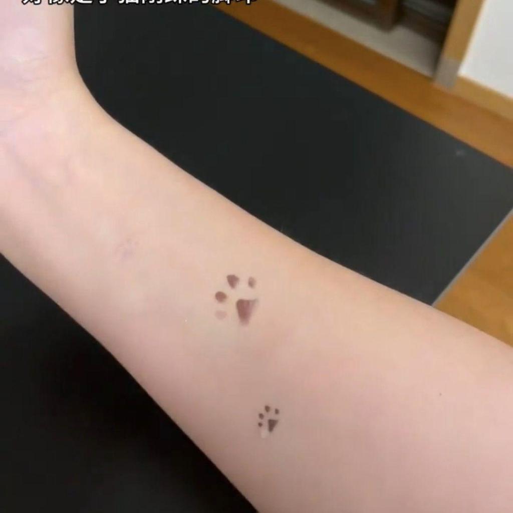 Color-Changing Cat Paw Tattoo Sticker - Cute, Temperature-Sensitive Design for Journals & Crafts