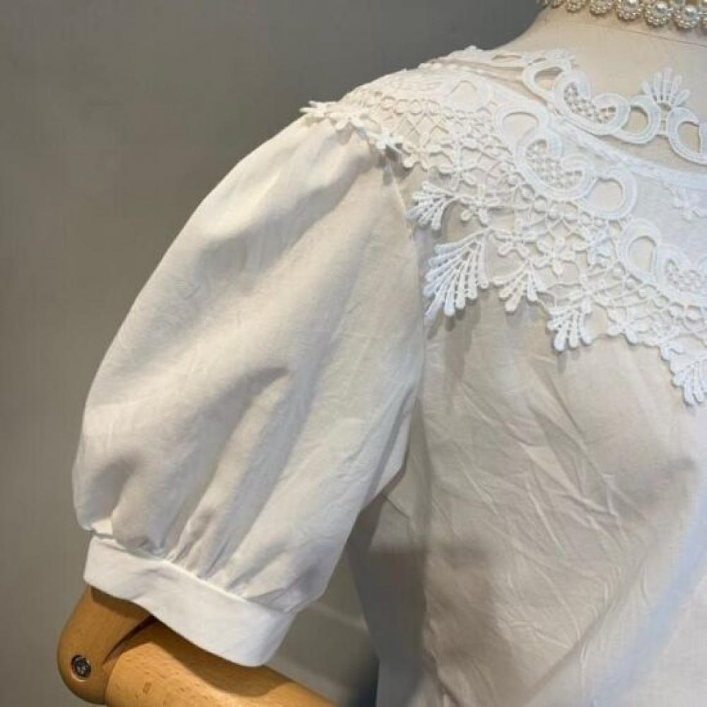 C S In The Room laCe Stripe blouSe