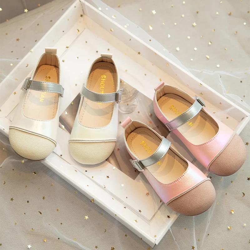 2024 Детская кожаная обувь для девочки Осень Новая мода Корейский стиль Мягкая подошва Повседневный шик Универсальные Противоскользящие Модные балетки