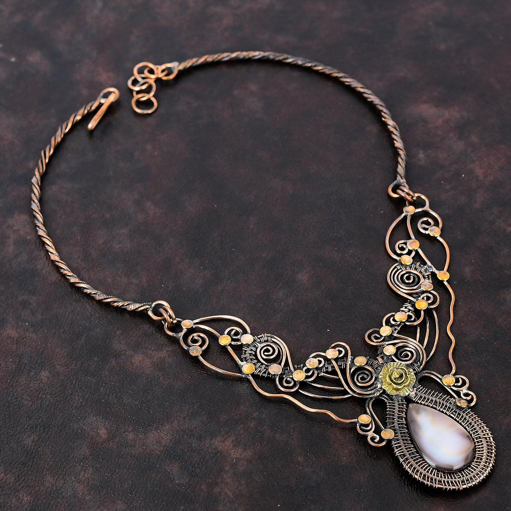 Перламутровое ожерелье, медная проволока, обернутая драгоценным камнем, регулируемое ожерелье, уникальное ожерелье ручной работы, медная проволока, ювелирное изделие, подарок для мамы