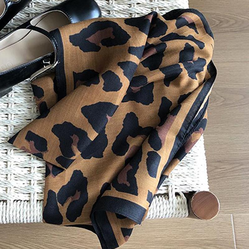 Retro Leopard Scarf Silk-Like 70Cm Ladies All-Match Elegant Square Scarf