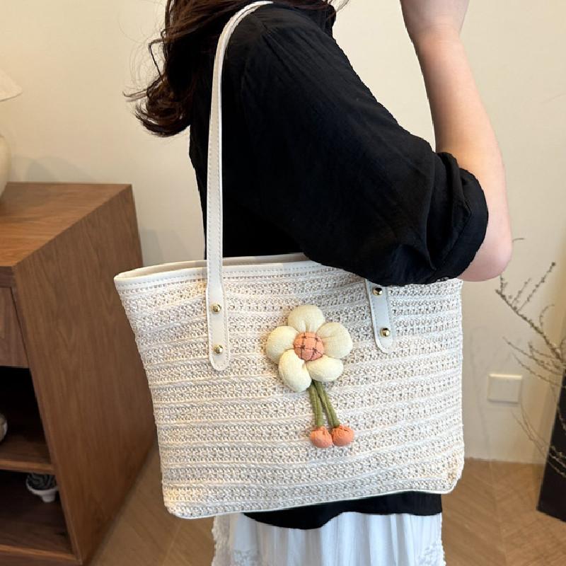 Simple Flower Decoration Large Capacity Women Casual Grass Woven Bag For Everyday Travel