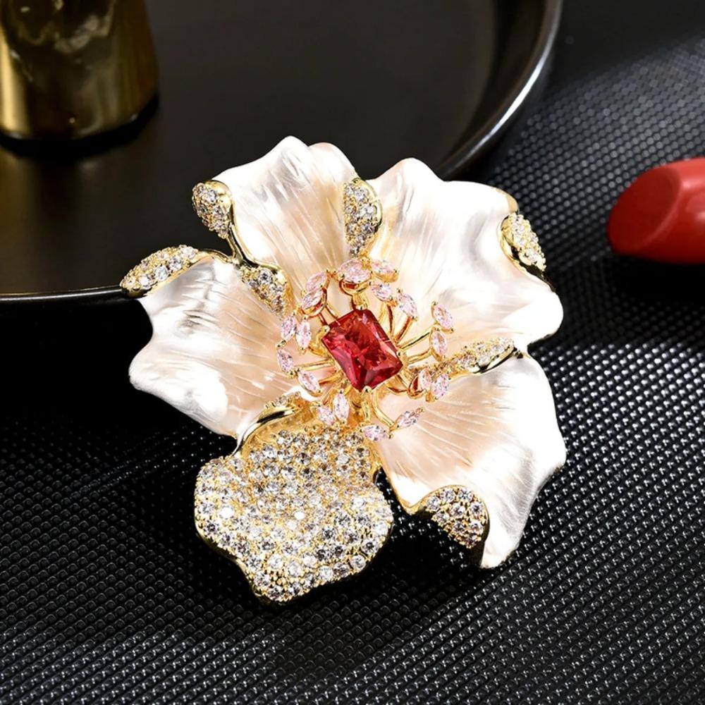 Lapel Pin French Vintage Metal Pins Elegant Suit Jacket Brooch Flower Brooch Pins Banquet