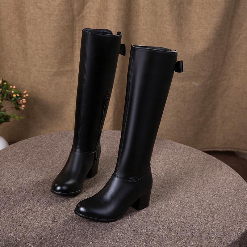 Женские сапоги на высоком каблуке с универсальным темпераментом и толстым каблуком.. Новые осенне-зимние сапоги оверсайз.