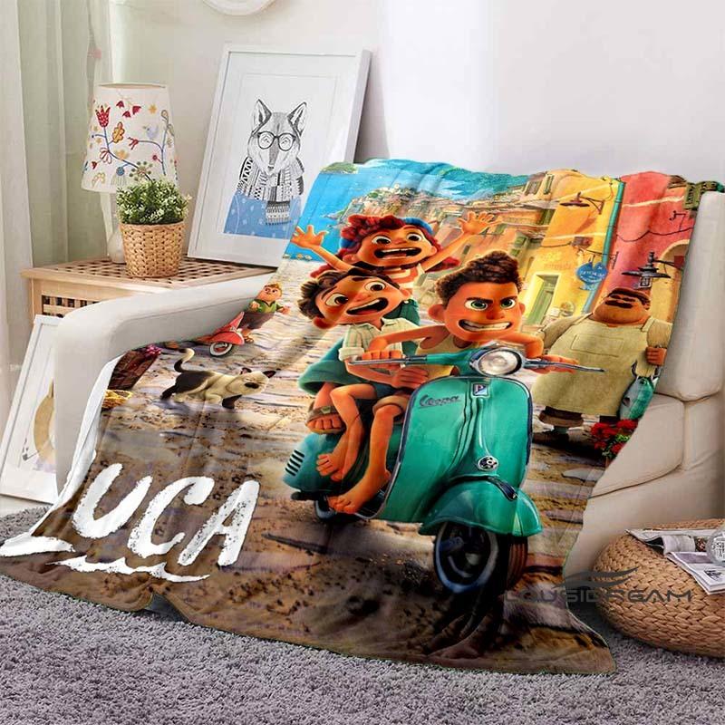 This cartoon Luca blanket is warm and comfortable, suitable for adults, and is an ideal choice for sofas, picnics, RVs, and othe
