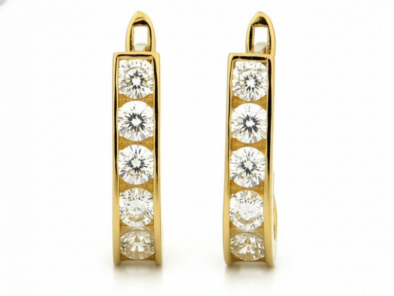 585 gold earrings with cubic zirconia, modern and stylish