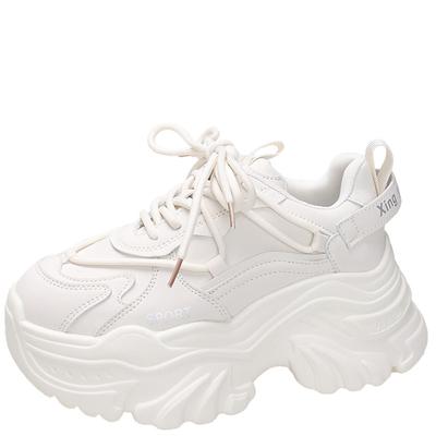 Модная женская обувь для папы 2024 года, новинка весны, суперпопулярная, маленькая, толстая подошва, увеличивающая рост, универсальная, повседневная, спортивная обувь