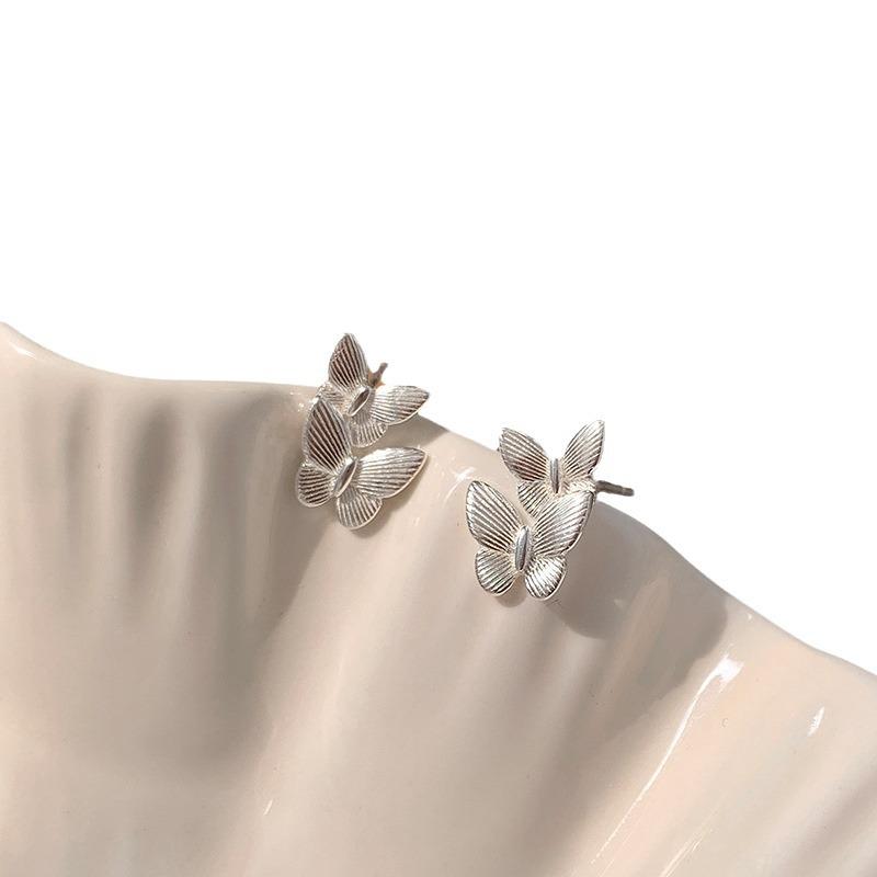 Butterfly Metal Stud Earrings Female Sweet Cute Gentle Unique Personality Fashion Trend Temperament Versatile Earrings