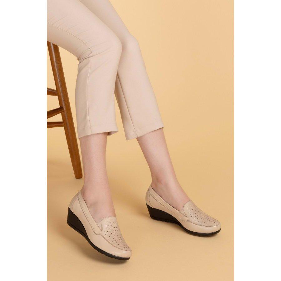 Женские повседневные туфли на танкетке из натуральной кожи на каблуке