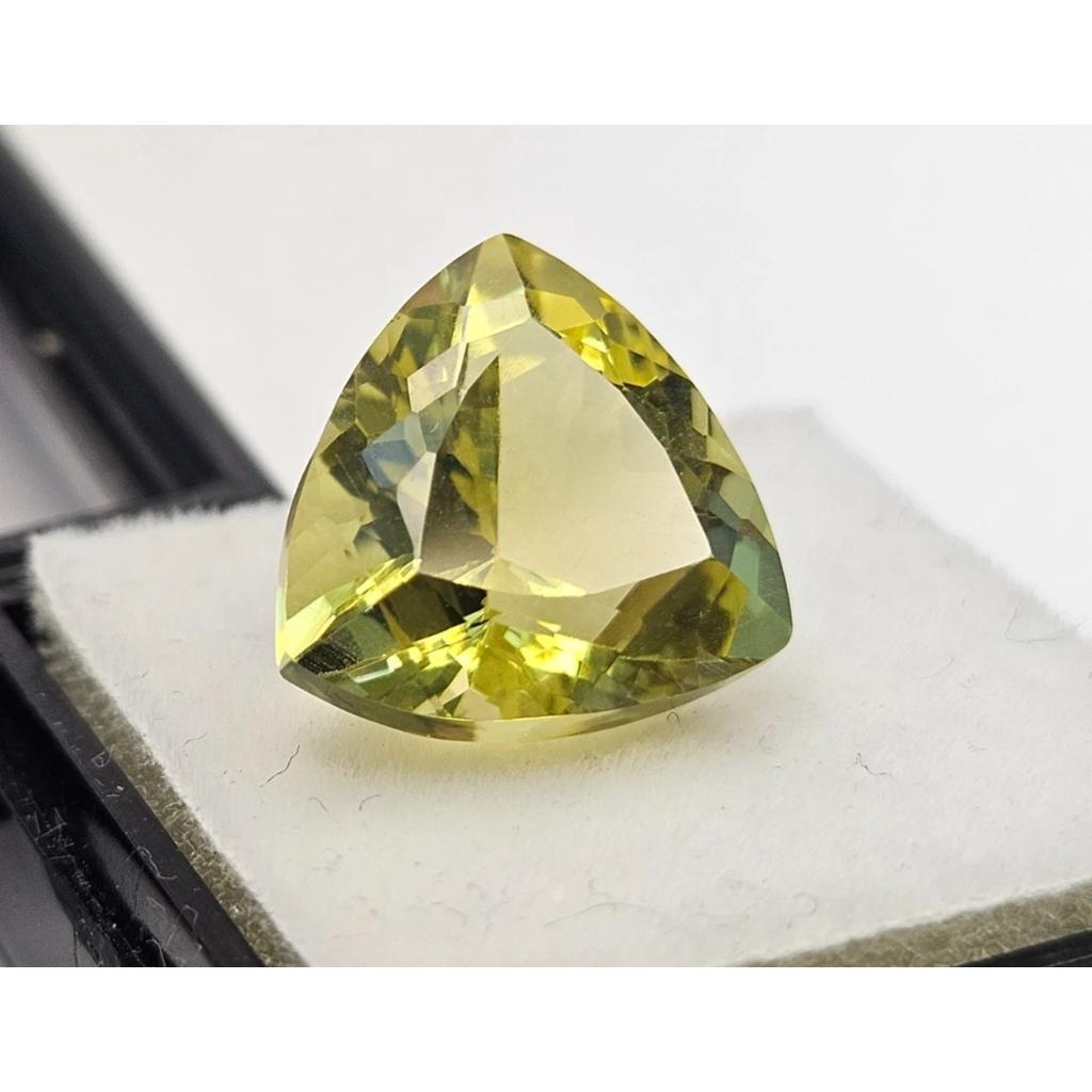 Beautiful Yellow Sapphire For Making Ring Natural Trillion Cut 9 Ct Gemstone