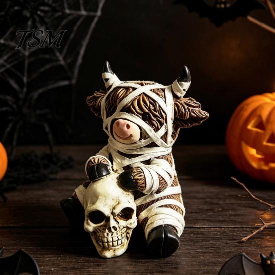 Halloween Gift for Friends Resin Highland Cow Figurine, Mummy Holding Skull Cute Tabletop Party Supplies Ornament, Creative Decor Living Room Showcase