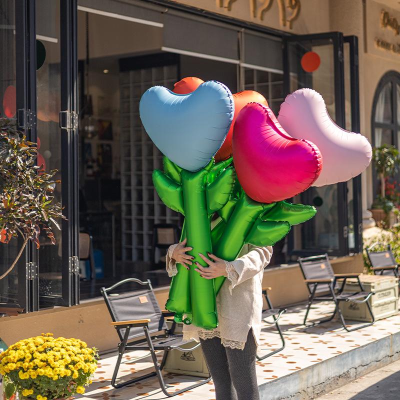 Large Heart-shaped Flower Balloon Aluminum Film with Self-sealing Cap Love Foil Balloon for Wedding Valentine’s Day Party