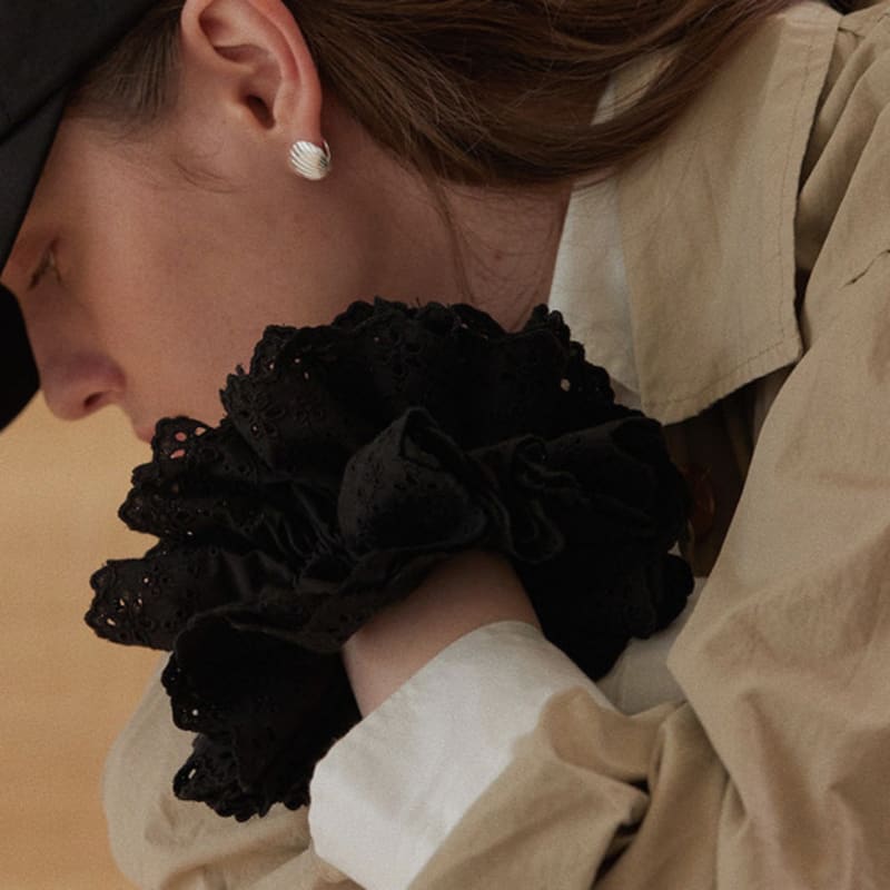 Резинка-скранч с кружевом в виде цветка [Выберите 1 из 3 цветов]