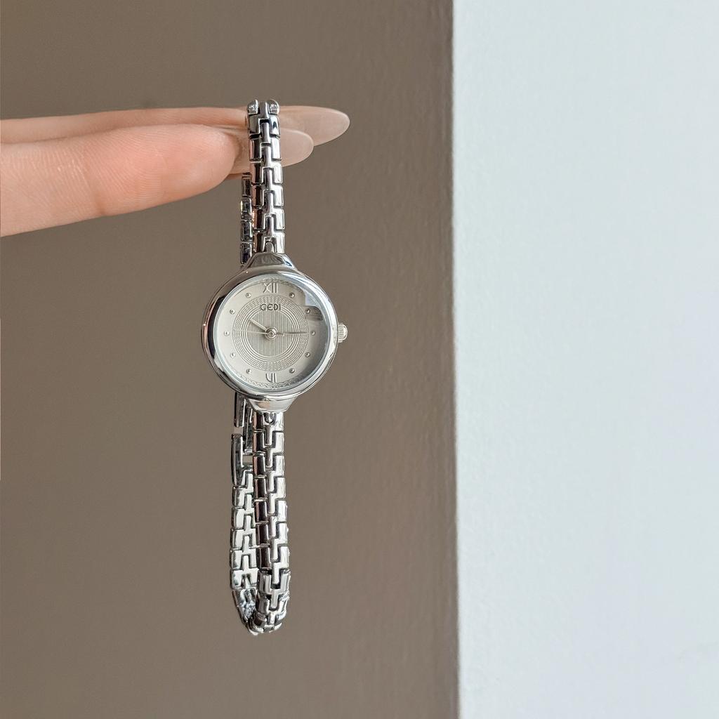 GEDI Fashion Retro Luxury Ladies Watch with Small Round Dial Bracelet Women's Watches & Clocks to Match Outfits New Arrival