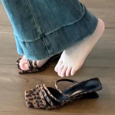 2025 Лето Новинка Бренд Женские Шлепанцы Мода Узкий Ремешок Женские Элегантные Сандалии Высокий Клиновидный Каблук Уличные Элегантные Слайды