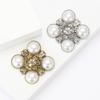 Vintage Alloy Baroque Pearl Brooch Fashion Temperament Ladies Clothing Corsage Ornament Pin