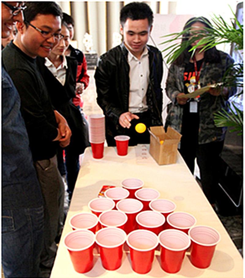 Кружка для игры в пивной понг: Игрушка для питья в американском стиле