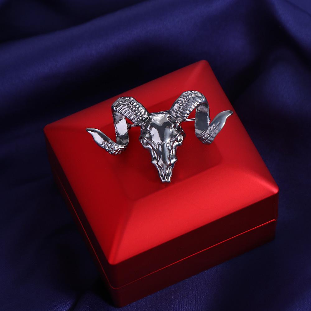 Exquisite Badge Corsage Luxury Badge British Style Brooch Man Pins Suit Accessories Sheep Brooch