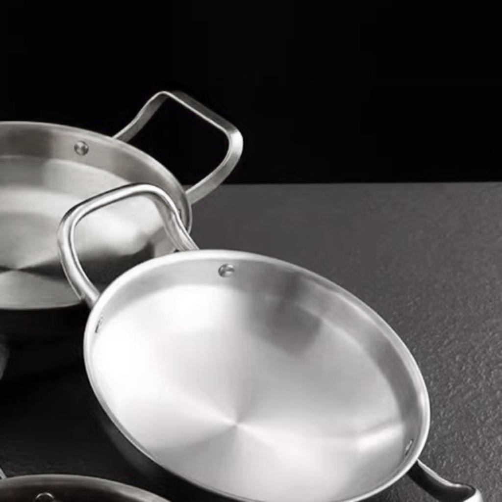 Практичная сковорода с двойной ручкой. Сковороды с равномерным распределением тепла. Удобные сковороды для различных техник приготовления пищи.