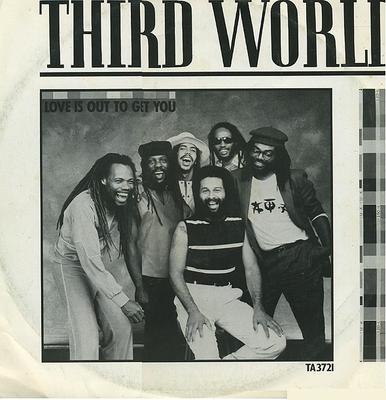 12-дюймовая пластинка THIRD WORLD Love Is Out To Get You 4404050 Columbia 1983 США Танцевальная Электроника Б/у