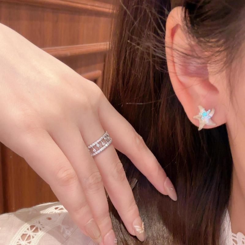 French Light Luxury Retro Blue Diamond Brushed Small Starfish Stud Earrings Inlaid With Zircon Niche High-End Personalized Earrings