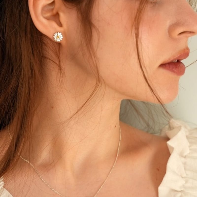 BELLOOGGI Daisy Sapphire necklace(S) Daisy Yellow Sapphire Necklace