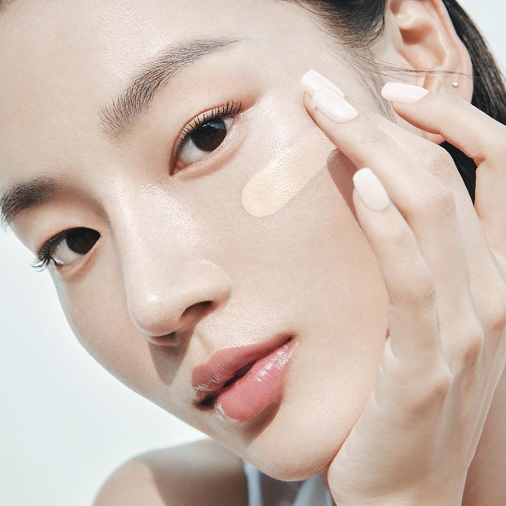 Hera Тональная основа для сияния кожи Reflection SPF 15 PA++ 30 мл
