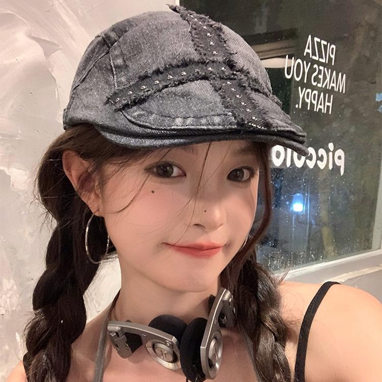 Черная ковбойская шляпа вперед дети моют старое лицо маленький берет большая окружность головы прилив