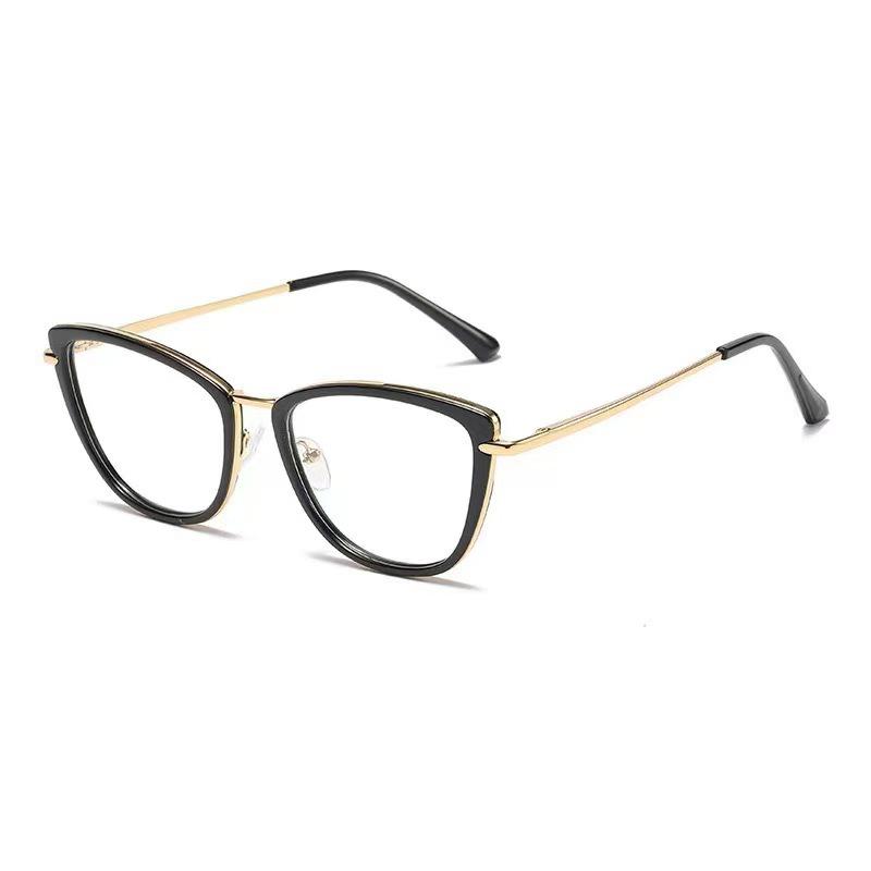 Trendy Women's Light-Changing Transparent Myopia Glasses with Slim Big Frame
