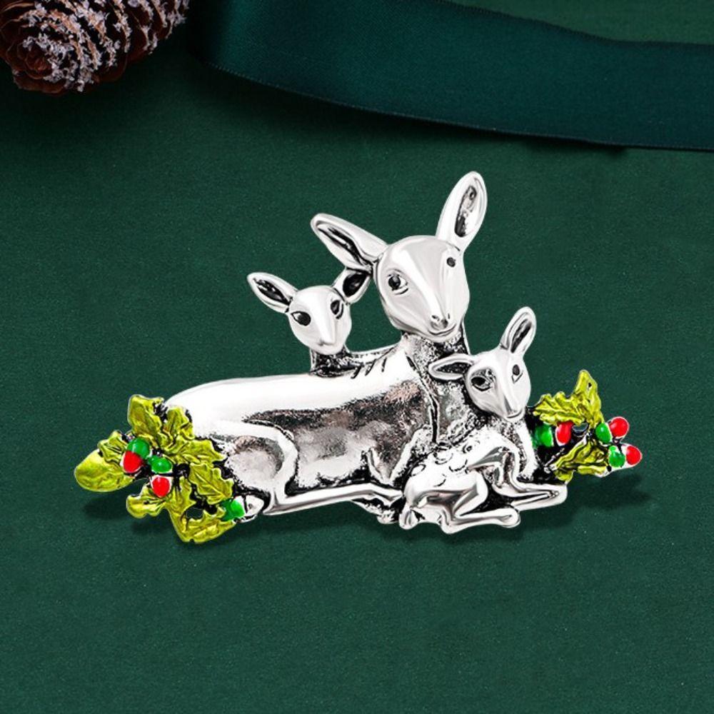 Snowflake Christmas Elk Breastpin Mistletoe Wreath Merry Christmas Decor Gift