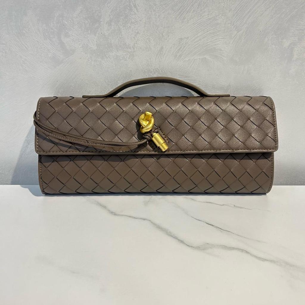 2024 Spring Hand-Woven Crossbody Baguette Bag - European & American Fashion Style