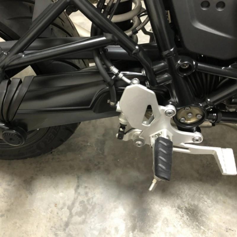 Motorcycle Footpegs BMW F900R F900XR R NineT R1200R R1250R Front Rear Rider Passenger Pegs With Rubber Inserts
