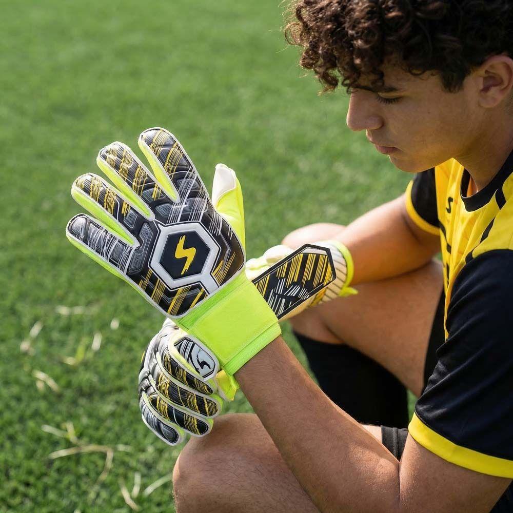 1 Pair Antiskid Kids Goalie Gloves Finger Protection Soccer Goalie Gloves Soccer Match