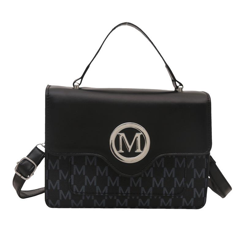 Сумка с принтом букв на плечо Женская маленькая сумка с клапаном для повседневного использования