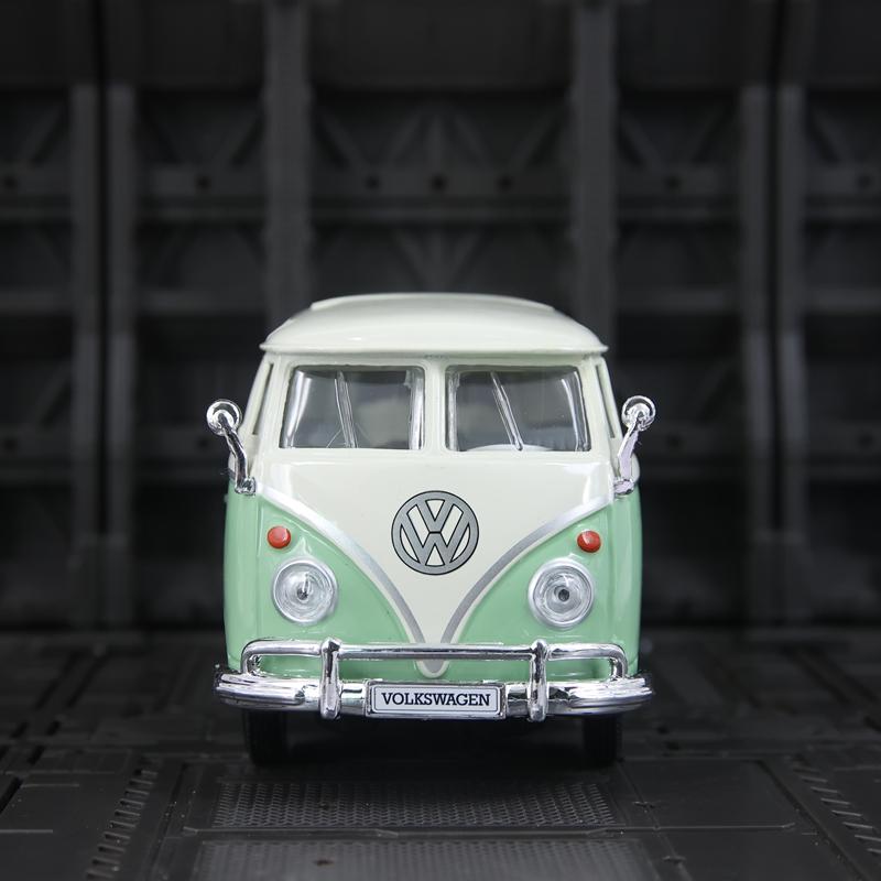 Майсто 1:25-сантиметровая модель-машина Volkswagen Van Samba Alloy Bus, двери открываются, подходит для коллекции и может быть подарена