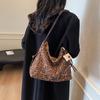 Casual Relaxation Large Capacity Leopard Print Bag Women's 2025 New Autumn and Winter Commuter Shoulder Bag Portable Tote Bag