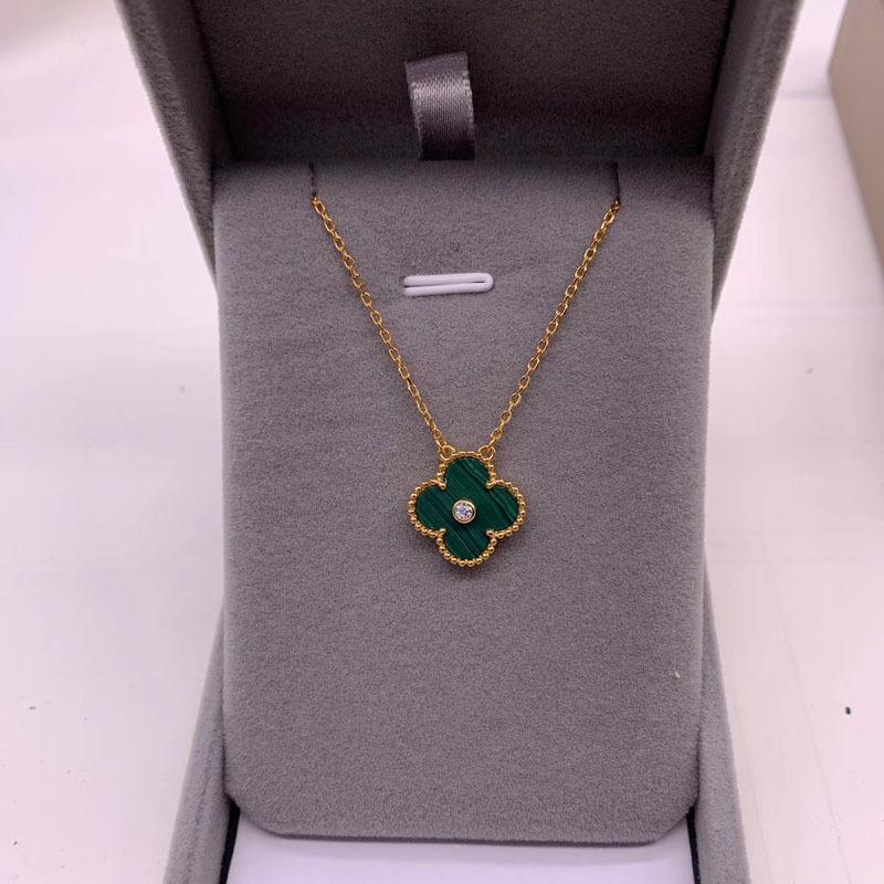 Легкое роскошное ожерелье с подвеской в виде четырехлистного клевера, рябчика, красного агата и малахита на золотой цепочке