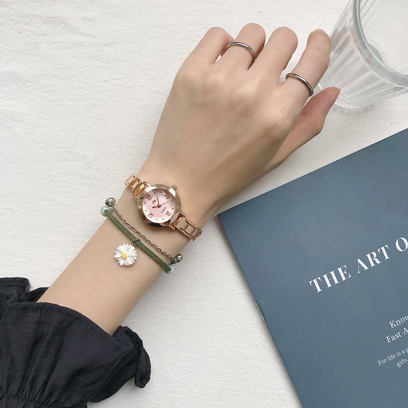 Stylish Women's Metal Strap Watch | Elegant Small Face Stainless Steel Alloy Design for Chic Wear