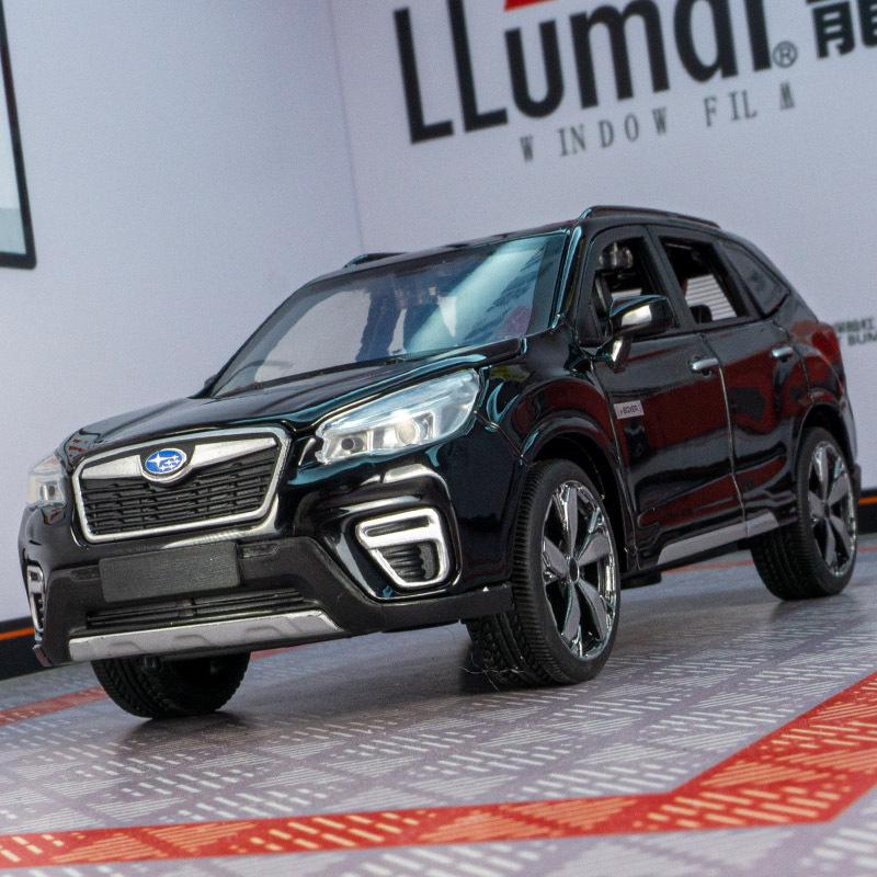 Qiyi Q3006A Forester Сплавная Игрушечная Машинка с Откатом, Звуком, Светом и Открывающимися Дверями - Идеальный Детский Подарок