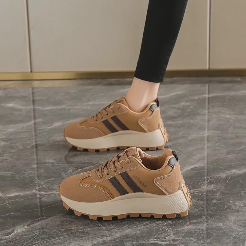 Женские кроссовки в гонконгском стиле Dad Shoes с толстой подошвой - модные кроссовки осень/зима 2024 года