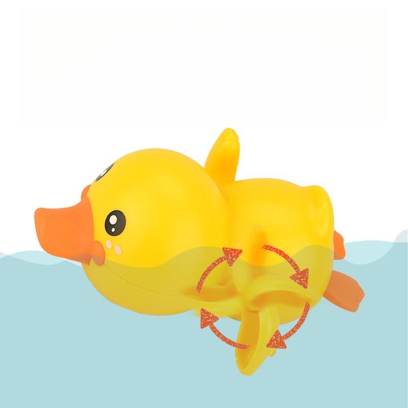 1 A swimming duckling with a smooth surface, exquisite details in the shape of the duck, and smooth swimming. It can be used in a family bathtub