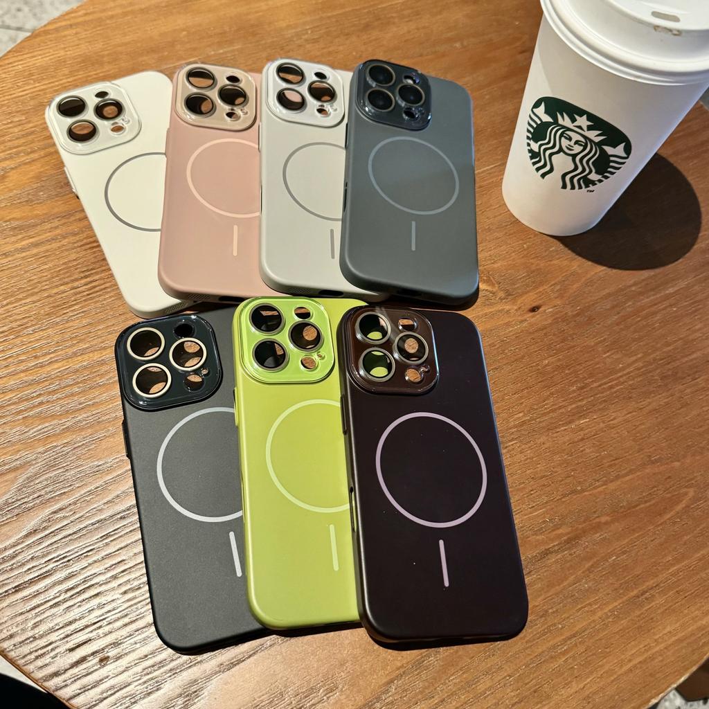 Подходит для iPhone 16. Мягкий матовый тонкий круглый чехол на магнитной присоске. Защитная пленка для линз Apple 15.